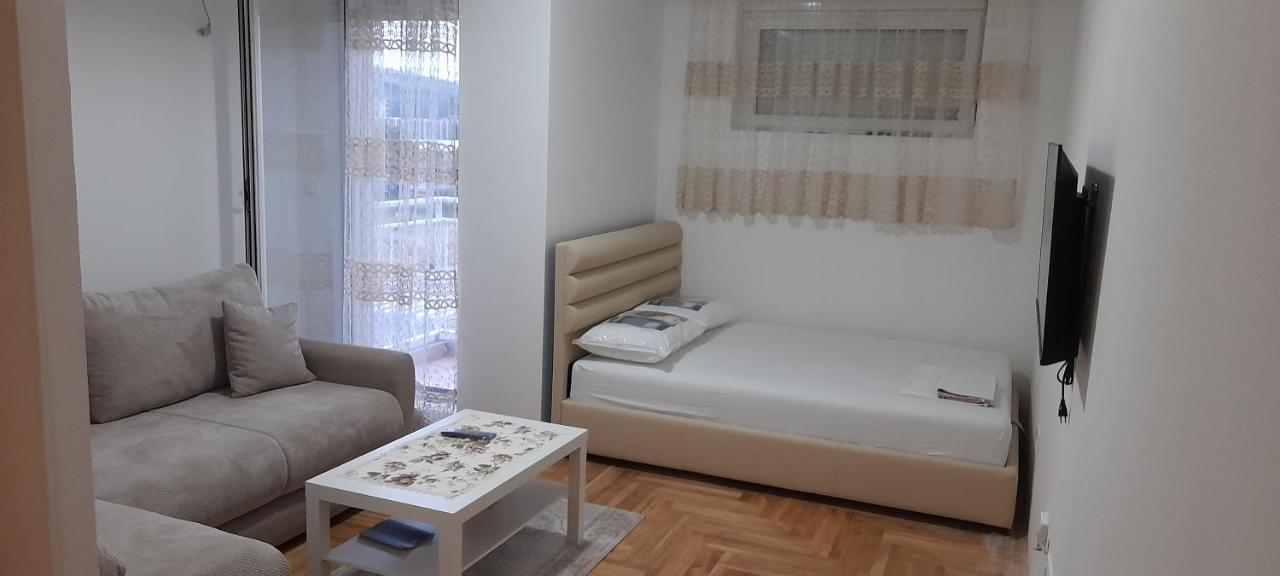 Apartment Luka Podgorica Exterior photo